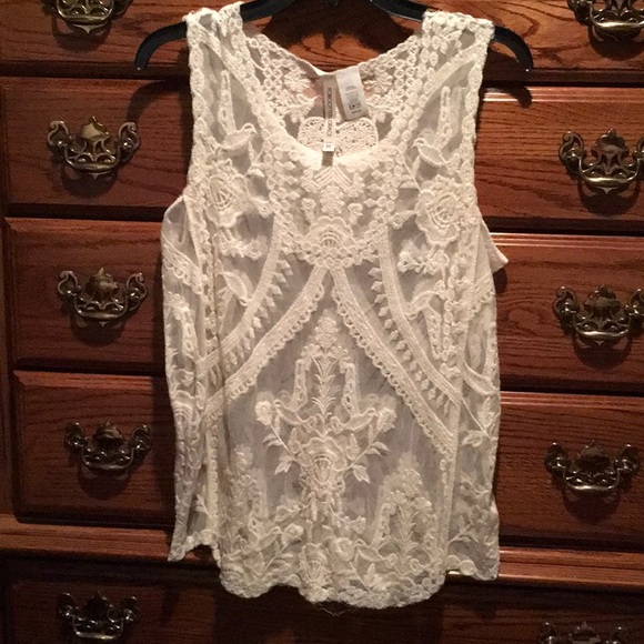 Lace top - Picture 1 of 3